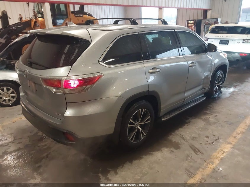 2016 Toyota Highlander VIN 5TDKKRFH6GS140372 IAAI salvage auction — RIGHT FRONT, Original (Texas), sold $9,325 on 2026-07-15 (photo 4)