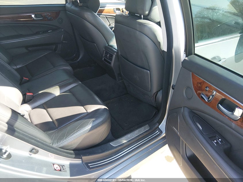 2014 Hyundai Equus VIN KMHGH4JH5EU086842 IAAI salvage auction — NORMAL WEAR, Salvage Title, sold $425 on 2026-07-09 (photo 8)