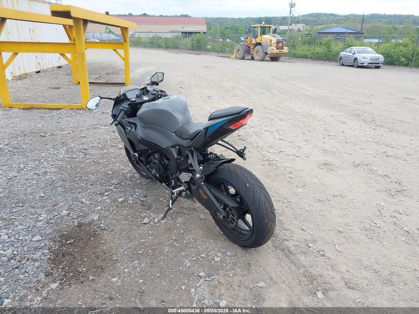 2025 Kawasaki Zx VIN JKBZXJJ17SA025870 IAAI salvage auction — FRONT END, Salvage (Pennsylvania), sold $5,150 on 2026-07-07 (photo 3)