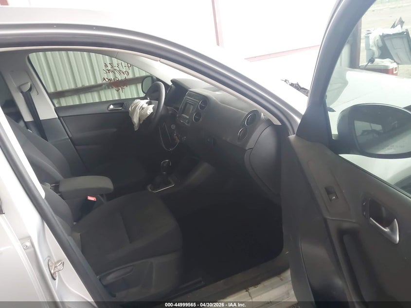 2017 Volkswagen Tiguan VIN WVGAV7AXXHK050863 IAAI salvage auction — FRONT END, Salvage (Texas), sold $650 on 2026-07-21 (photo 5)