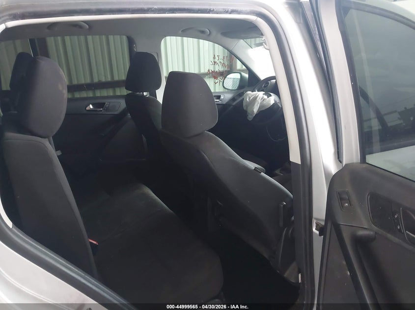 2017 Volkswagen Tiguan VIN WVGAV7AXXHK050863 IAAI salvage auction — FRONT END, Salvage (Texas), sold $650 on 2026-07-21 (photo 8)