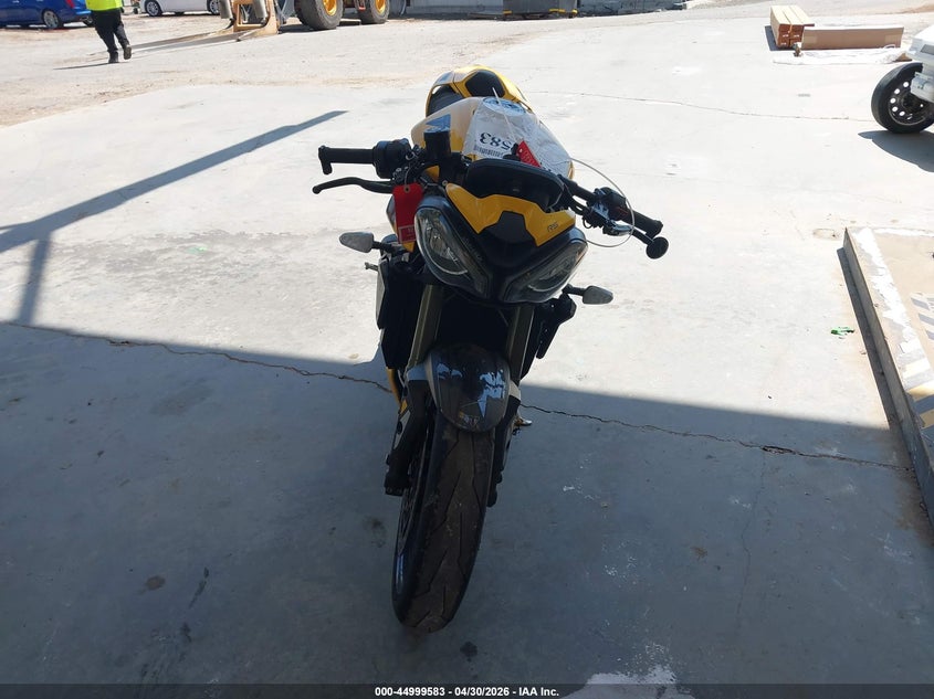 2025 Triumph motorcycle Street VIN SMTA614KXSTCB7058 IAAI salvage auction — FRONT & REAR, Salvage (California), sold $2,150 on 2026-07-29 (photo 5)