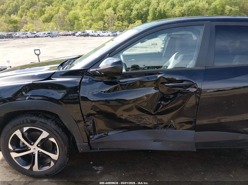 2025 Chevrolet Trax VIN KL77LGEP1SC111174 IAAI salvage auction — LEFT SIDE, Salvage (West Virginia), sold $6,150 on 2026-07-30 (photo 6)