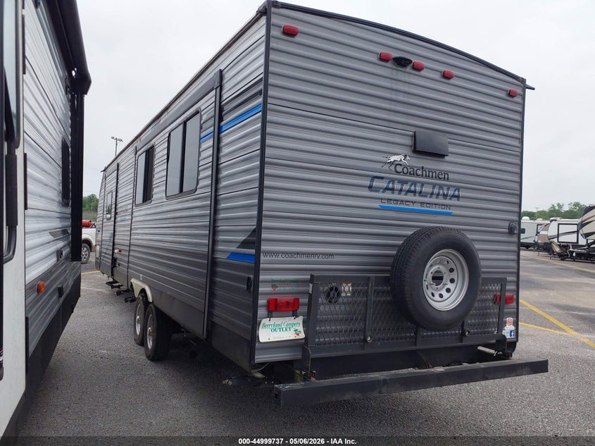 2022 Forest river Catalina VIN 5ZT2CAVB9NX025332 IAAI salvage auction — BIOHAZARD/CHEMICAL, Salvage (Louisiana), sold $3,000 on 2026-07-21 (photo 3)