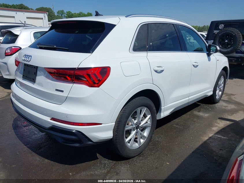 2021 Audi Q3 VIN WA1DECF38M1022392 IAAI salvage auction — FRONT END, Salvage Title, sold $8,725 on 2026-10-05 (photo 4)