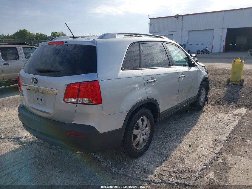 2013 Kia Sorento VIN 5XYKT3A62DG381354 IAAI salvage auction — RIGHT FRONT, Rebuildable (Florida), sold $800 on 2026-07-29 (photo 4)