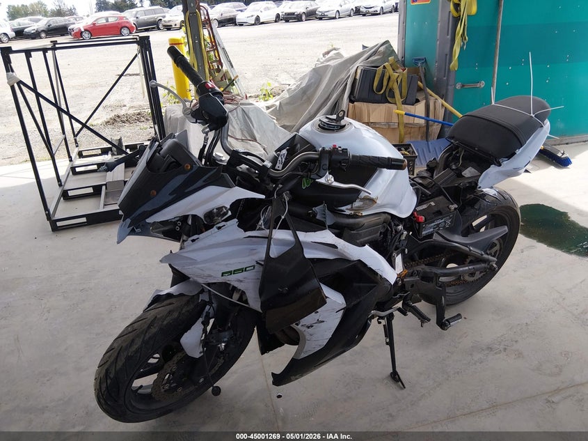 2015 Kawasaki Ninja VIN JKAEXEE17FDA18137 IAAI salvage auction — LEFT & RIGHT, Wait Title, sold $350 on 2026-07-29 (photo 2)