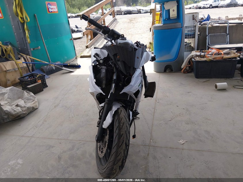 2015 Kawasaki Ninja VIN JKAEXEE17FDA18137 IAAI salvage auction — LEFT & RIGHT, Wait Title, sold $350 on 2026-07-29 (photo 5)