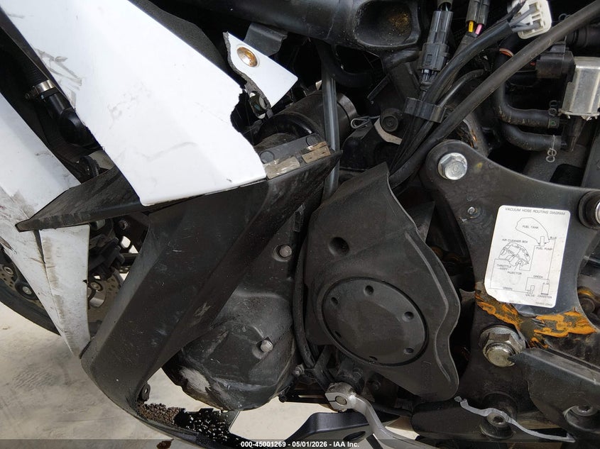 2015 Kawasaki Ninja VIN JKAEXEE17FDA18137 IAAI salvage auction — LEFT & RIGHT, Wait Title, sold $350 on 2026-07-29 (photo 9)
