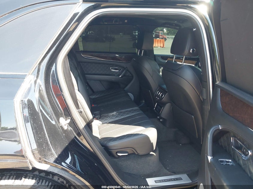 2017 Bentley Bentayga VIN SJAAC2ZV8HC014584 IAAI salvage auction — REAR END, Salvage Title, sold $10,100 on 2026-07-22 (photo 8)