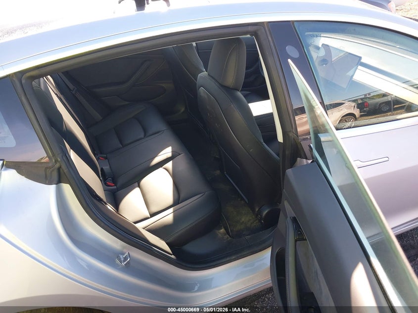2018 Tesla Model 3 VIN 5YJ3E1EB9JF087592 IAAI salvage auction — RIGHT FRONT, Wait Title, sold $7,200 on 2026-07-08 (photo 8)