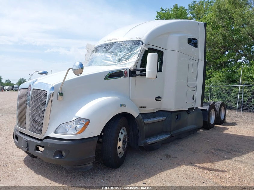 2020 Kenworth T680 VIN 1XKYD49XXLJ311419 — IAAI salvage auction photo
