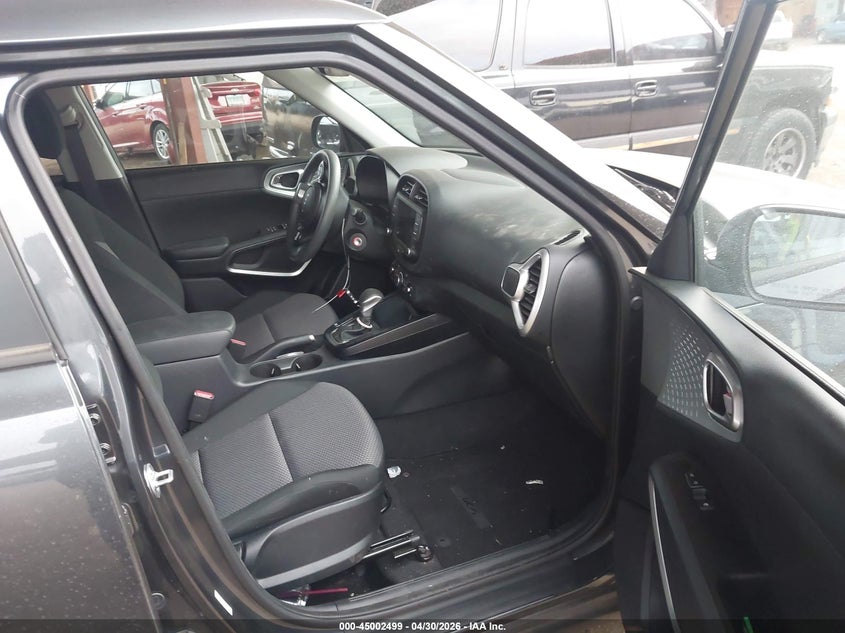 2025 Kia Soul VIN KNDJ23AU3S7957802 IAAI salvage auction — SIDE, Salvage (Arizona), sold $6,200 on 2026-07-18 (photo 5)