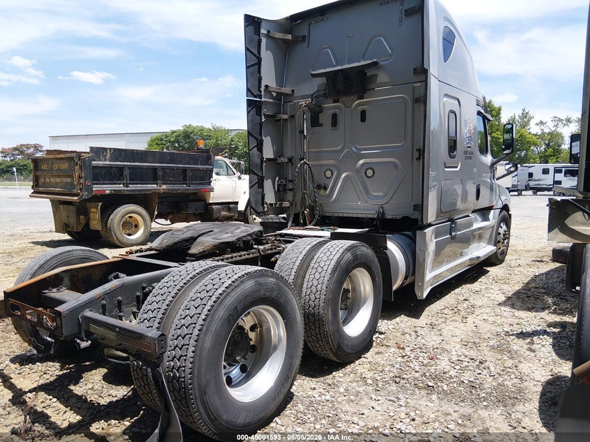 2019 Freightliner New cascadia 126 VIN 3AKJHHDR6KSKD0995 IAAI salvage auction — ALL OVER, Salvage (Tennessee), sold $16,650 on 2026-08-05 (photo 4)