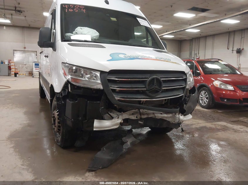 2019 Mercedes-benz Sprinter VIN WD4PF1CDXKP108286 IAAI salvage auction — FRONT END, Salvage (Maine), sold $6,000 on 2026-07-15 (photo 6)