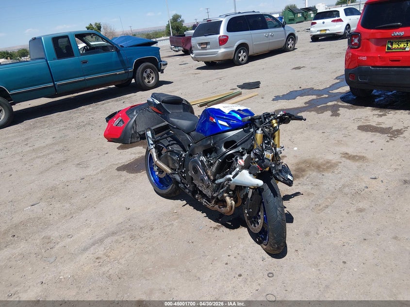 2026 Suzuki Gsx VIN JS1GR7MA9T7100930 IAAI salvage auction — FRONT END, Salvage (New Mexico), sold $2,400 on 2026-07-07 (photo 1)