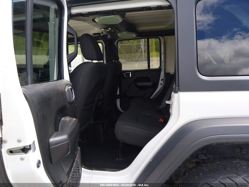 2019 Jeep Wrangler / VIN 1C4HJXDN1KW592815 IAAI salvage auction — FRONT & REAR, Salvage (Kentucky), sold $3,850 on 2026-07-10 (photo 8)