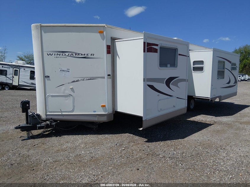 2010 Rockwood Windjammer VIN 4X4TRLF25AD104999 IAAI salvage auction — Unknown, Salvage (Iowa), sold $725 on 2026-07-28 (photo 2)