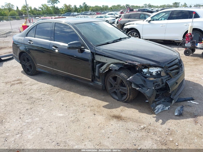 2011 Mercedes-benz C-klasse VIN WDDGF8BB1BR171743 IAAI salvage auction — FRONT & REAR, Rebuildable (Florida), sold $800 on 2026-07-09 (photo 1)