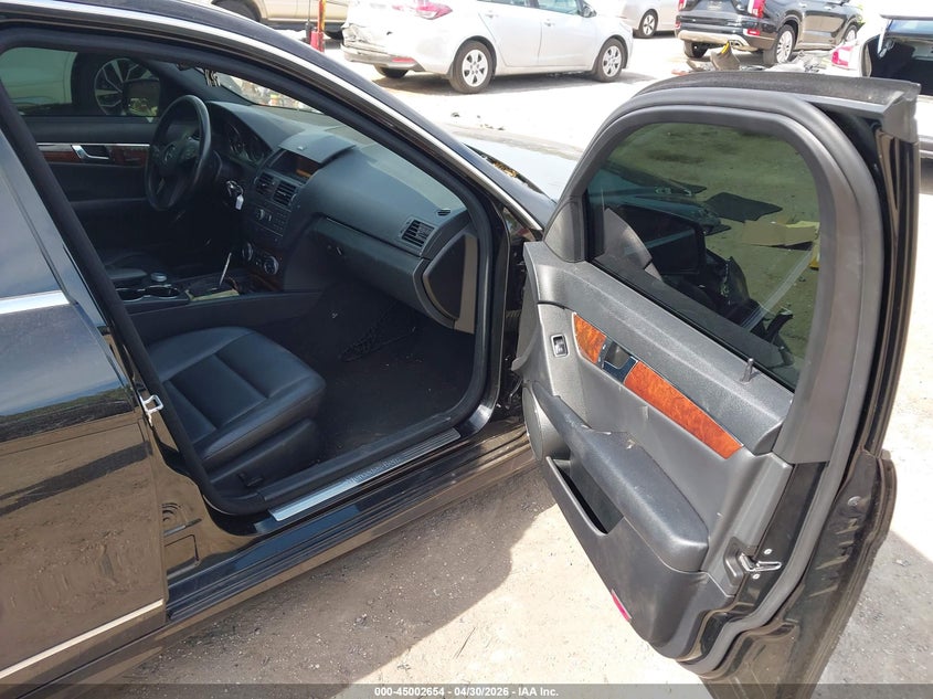 2011 Mercedes-benz C-klasse VIN WDDGF8BB1BR171743 IAAI salvage auction — FRONT & REAR, Rebuildable (Florida), sold $800 on 2026-07-09 (photo 5)