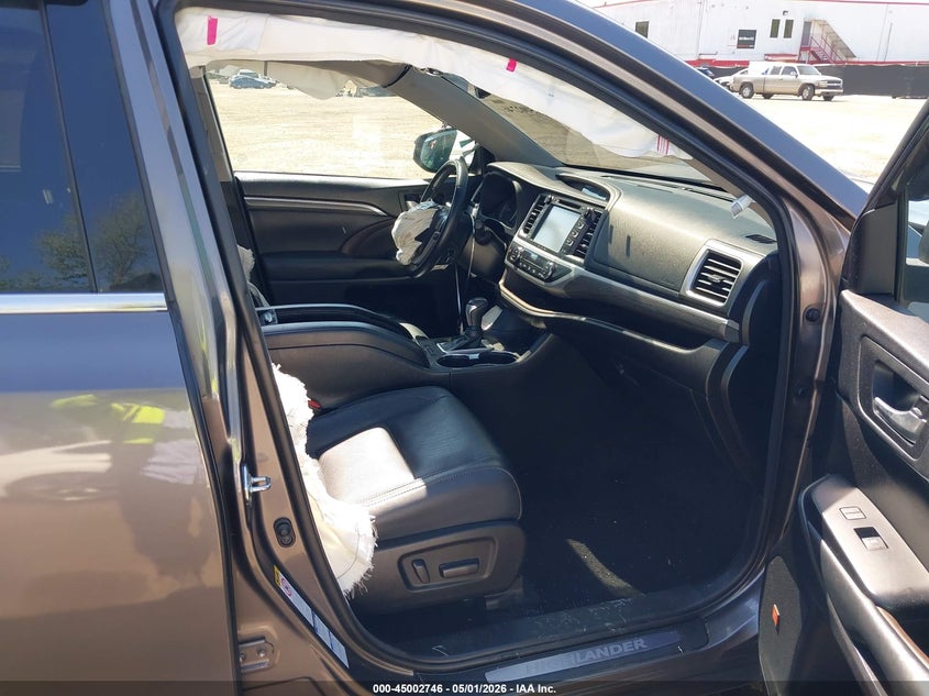 2018 Toyota Highlander VIN 5TDDZRFH1JS877040 IAAI salvage auction — FRONT END, Salvage - Greater Than 75% (Maryland), sold $25 on 2026-07-29 (photo 5)