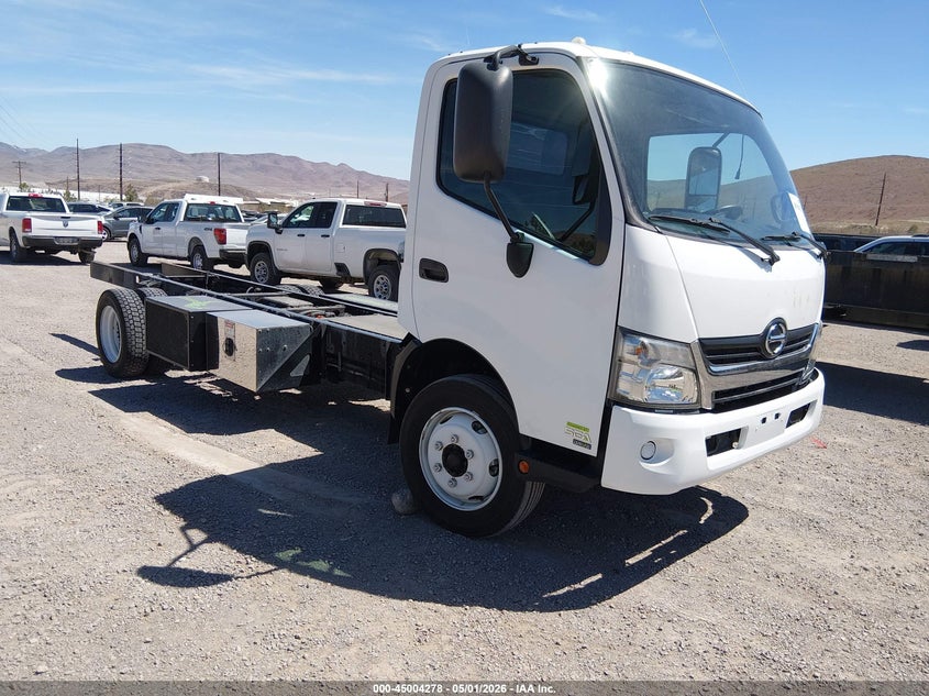 2020 Hino 195 VIN JHHSDM2H0LK012775 IAAI salvage auction — NORMAL WEAR, Clear (Nevada), sold $4,350 on 2026-07-10 (photo 1)
