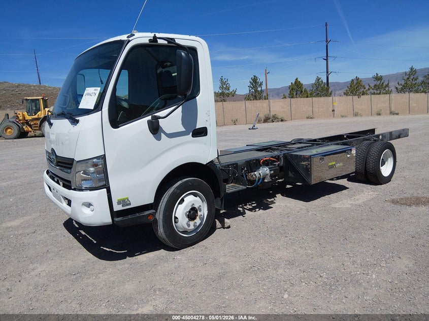 2020 Hino Xjc740/xfc740 VIN JHHSDM2H0LK012775 IAAI salvage auction — NORMAL WEAR, Clear (Nevada), sold $4,350 on 2026-07-10 (photo 2)