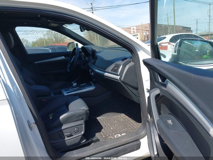 2020 Audi Q5 VIN WA1ANAFYXL2093105 IAAI salvage auction — RIGHT FRONT, Clear (Michigan), sold $8,100 on 2026-07-09 (photo 5)