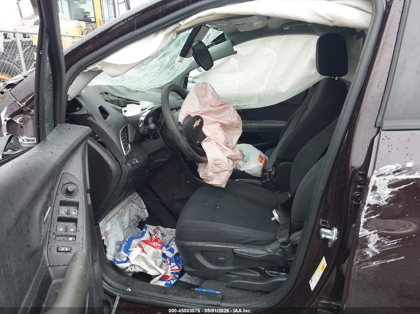 2021 Chevrolet Trax VIN KL7CJKSB1MB313800 IAAI salvage auction — ROLLOVER, Salvage (Texas), sold $25 on 2026-07-28 (photo 5)
