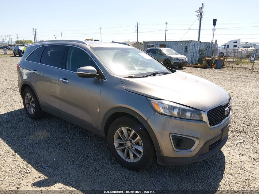 2017 Kia Sorento VIN 5XYPGDA59HG312710 IAAI salvage auction — NORMAL WEAR, Peddle Clear Public-Restricted (Oregon), sold $700 on 2026-07-13 (photo 1)