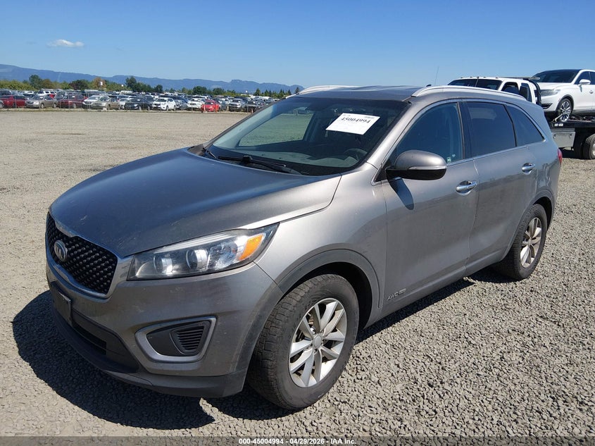 2017 Kia Sorento VIN 5XYPGDA59HG312710 IAAI salvage auction — NORMAL WEAR, Peddle Clear Public-Restricted (Oregon), sold $700 on 2026-07-13 (photo 2)