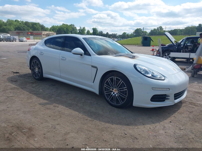 2015 Porsche Panamera VIN WP0AA2A71FL001884 IAAI salvage auction — ENGINE BURN, Non-Repairable (Tennessee), sold $3,700 on 2026-07-29 (photo 1)