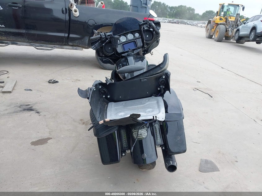 2023 Harley-davidson Flhtk VIN 1HD1KEF13PB632435 IAAI salvage auction — FRONT & REAR, Salvage (Texas), sold $7,750 on 2026-09-02 (photo 6)