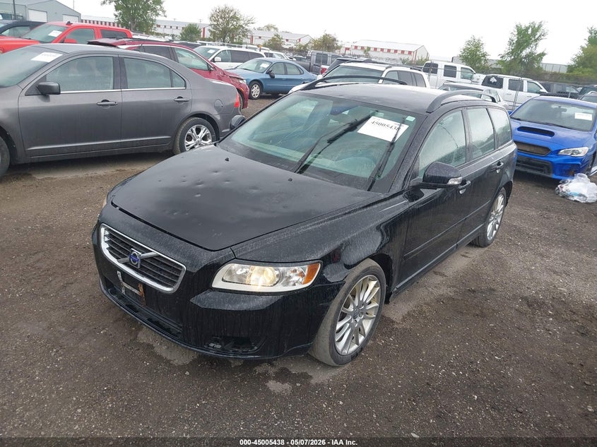 2010 Volvo V50 VIN YV1382MW4A2542590 IAAI salvage auction — HAIL, Salvage (Iowa), sold $450 on 2026-07-13 (photo 2)
