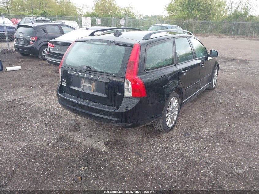 2010 Volvo V50 VIN YV1382MW4A2542590 IAAI salvage auction — HAIL, Salvage (Iowa), sold $450 on 2026-07-13 (photo 4)