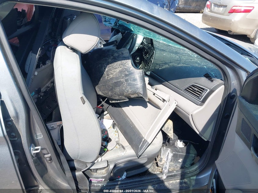 2017 Hyundai Elantra VIN KMHD74LF0HU135015 IAAI salvage auction — ALL OVER, Junk (Oklahoma), sold $425 on 2026-07-14 (photo 5)