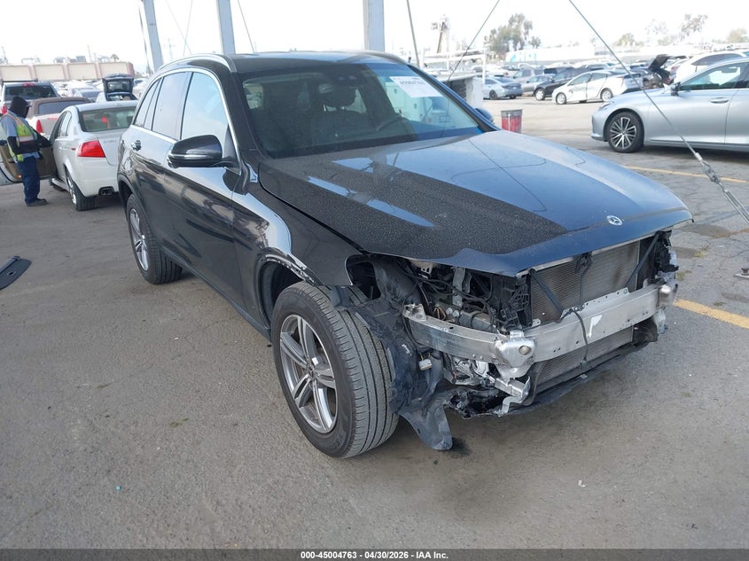 2022 Mercedes-benz Glc VIN W1N0G8DB0NV361267 IAAI salvage auction — RIGHT FRONT, Salvage (California), sold $9,200 on 2026-07-11 (photo 1)