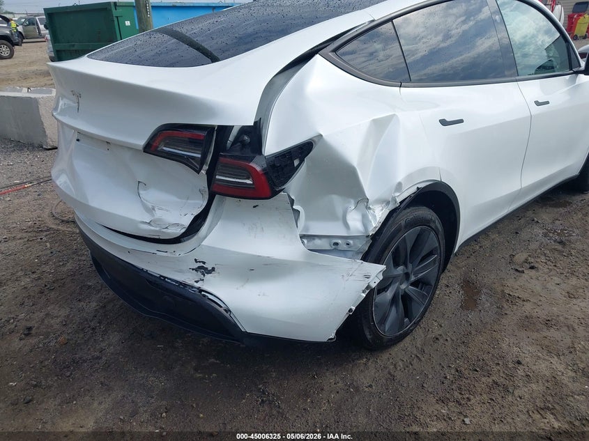 2025 Tesla Model y VIN 7SAYGDED5SA357860 IAAI salvage auction — REAR END, Salvage (Georgia), sold $12,800 on 2026-07-30 (photo 6)