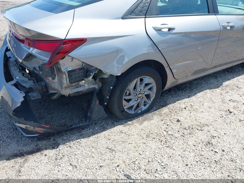 2024 Hyundai Elantra VIN KMHLM4DG4RU711461 IAAI salvage auction — RIGHT SIDE, Salvage Title, sold $5,000 on 2026-07-15 (photo 6)
