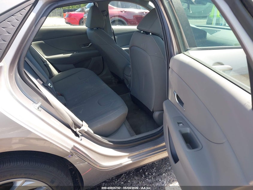 2024 Hyundai Elantra VIN KMHLM4DG4RU711461 IAAI salvage auction — RIGHT SIDE, Salvage Title, sold $5,000 on 2026-07-15 (photo 8)