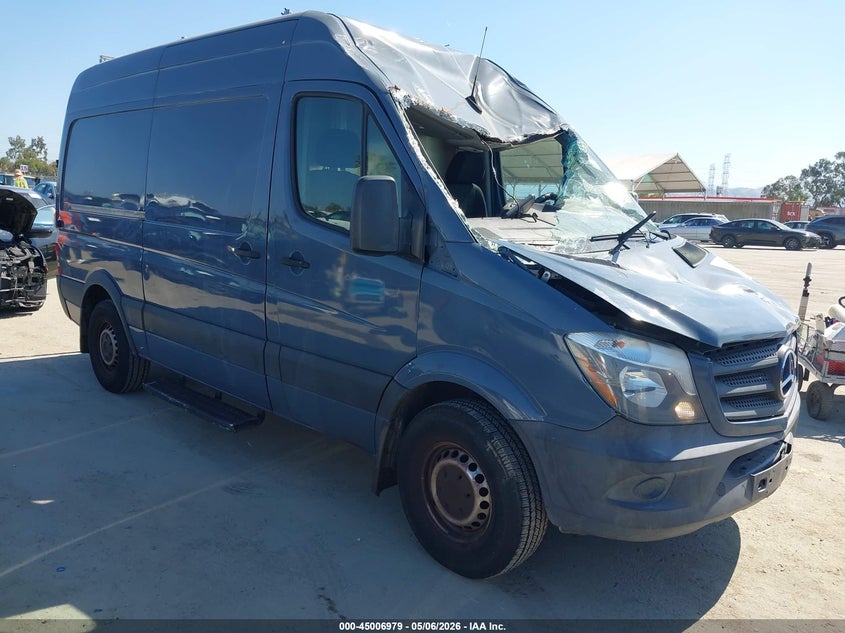 2018 Mercedes-benz Sprinter VIN WD3PE7CD9JP645076 IAAI salvage auction — FRONT END, Salvage (California), sold $8,100 on 2026-07-15 (photo 1)