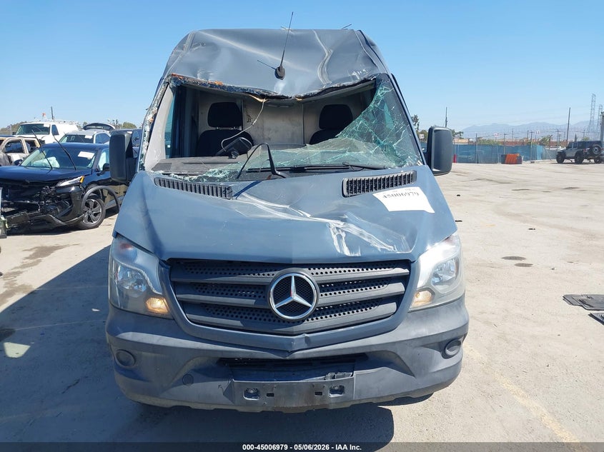 2018 Mercedes-benz Sprinter VIN WD3PE7CD9JP645076 IAAI salvage auction — FRONT END, Salvage (California), sold $8,100 on 2026-07-15 (photo 6)