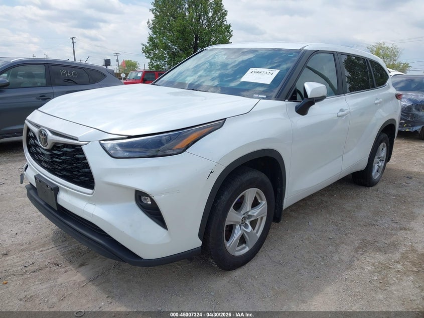 2023 Toyota Highlander VIN 5TDKDRAH5PS504587 IAAI salvage auction — SIDE, Salvage (Illinois), sold $11,700 on 2026-07-10 (photo 2)