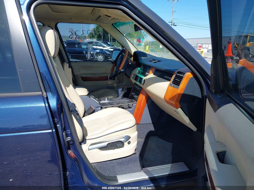 2011 Land rover RANGE ROVER VIN SALMF1D42BA345555 IAAI salvage auction — NORMAL WEAR, Salvage (Texas), sold $925 on 2026-07-16 (photo 5)