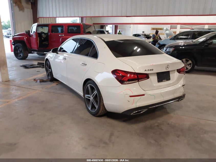 2019 Mercedes-benz A-klasse VIN WDD3G4EBXKW015539 IAAI salvage auction — FRONT & REAR, Wait Title, sold $4,350 on 2026-07-15 (photo 3)
