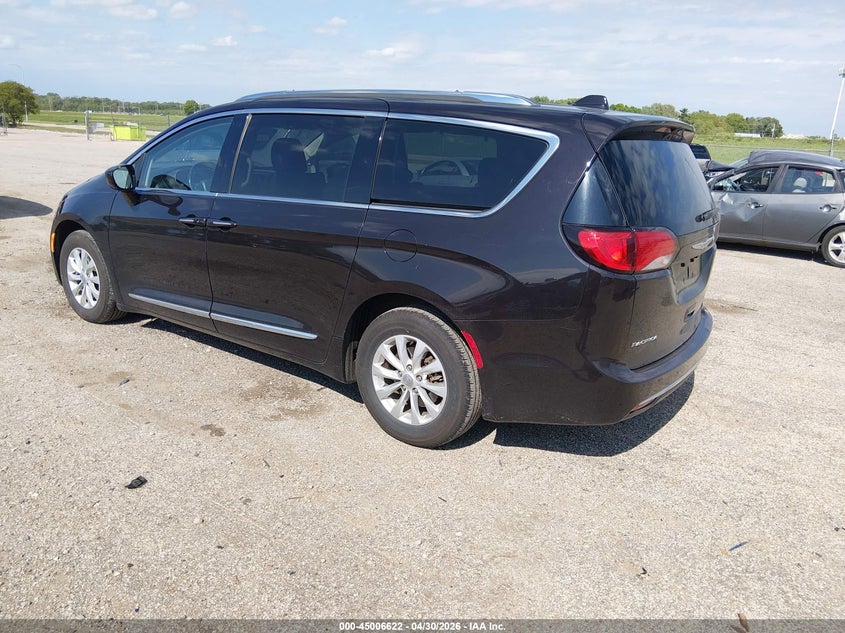 2019 Chrysler Pacifica VIN 2C4RC1BG5KR613304 IAAI salvage auction — SIDE, Salvage (Illinois), sold $3,350 on 2026-07-12 (photo 3)