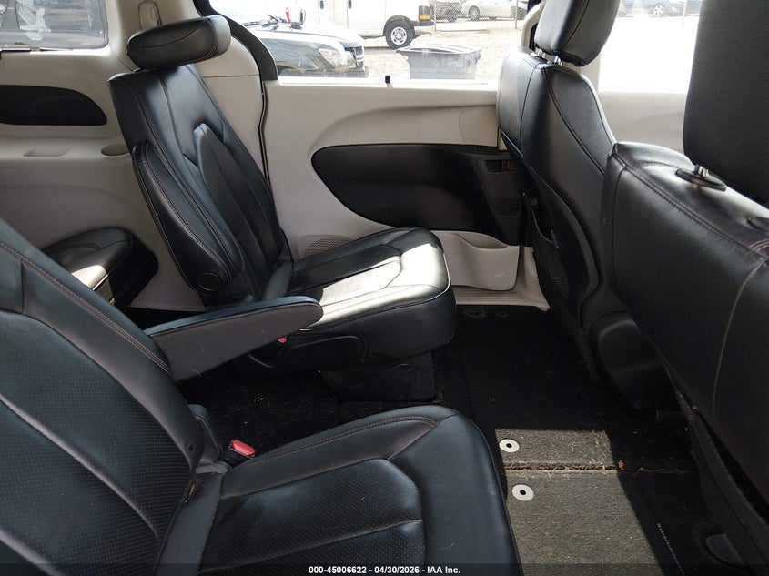 2019 Chrysler Pacifica VIN 2C4RC1BG5KR613304 IAAI salvage auction — SIDE, Salvage (Illinois), sold $3,350 on 2026-07-12 (photo 8)