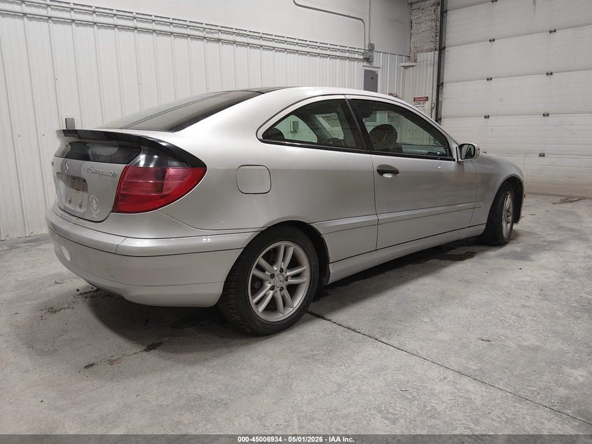 2002 Mercedes-benz C class VIN WDBRN47J92A367571 IAAI salvage auction — NORMAL WEAR, Original (Alaska), sold $100 on 2026-07-24 (photo 4)