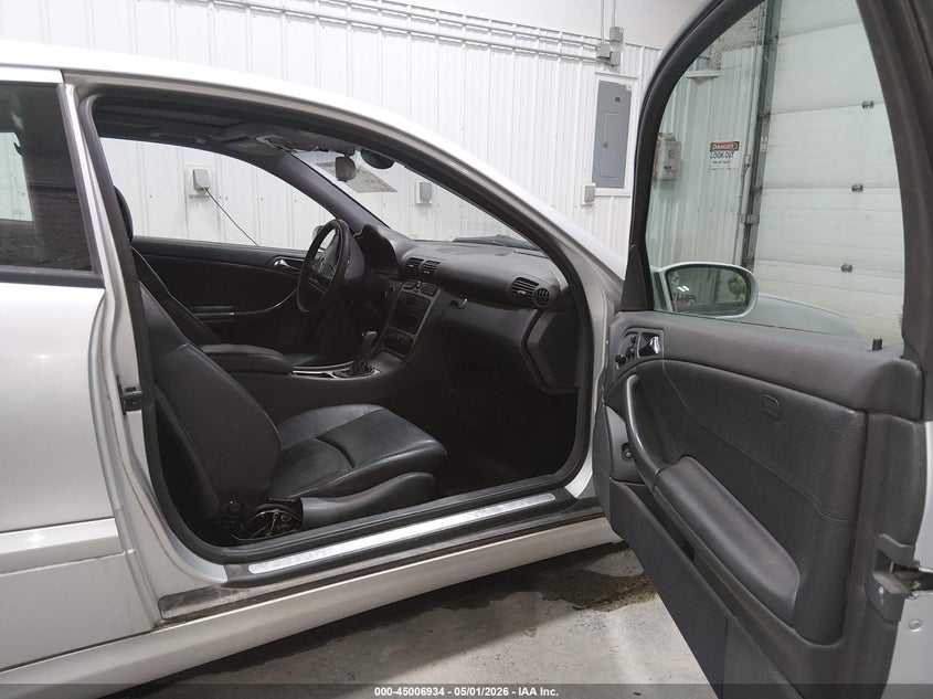 2002 Mercedes-benz C class VIN WDBRN47J92A367571 IAAI salvage auction — NORMAL WEAR, Original (Alaska), sold $100 on 2026-07-24 (photo 5)