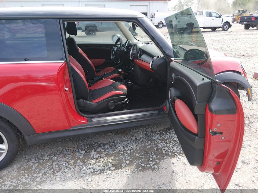 2011 Mini Cooper VIN WMWSU3C55BT183030 IAAI salvage auction — FRONT END, Bill Of Sale (Washington), sold $275 on 2026-08-12 (photo 5)